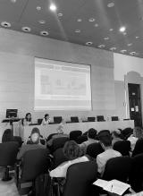 Itziar de Lecuona y M.ª Sol Serrano Alonso durante la apertura del seminario